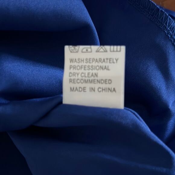 Qearal Royal Blue Pullover Blouse with V-neck and Long Sleeves Woman's Size XL - Picture 7 of 10